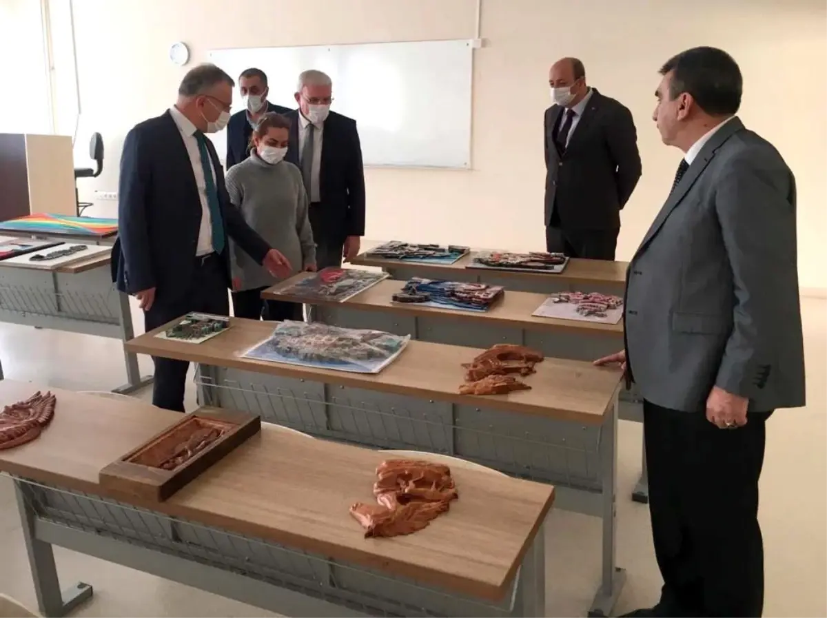 Erzincan\'da MYO Tasarım Bölümü öğrencilerinden dönem sonu sergisi