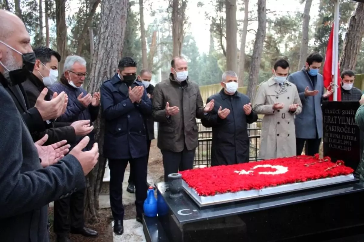 Son dakika haberleri: Fırat Yılmaz Çakıroğlu, ölümünün 6\'ıncı yılında kabri başında anıldı