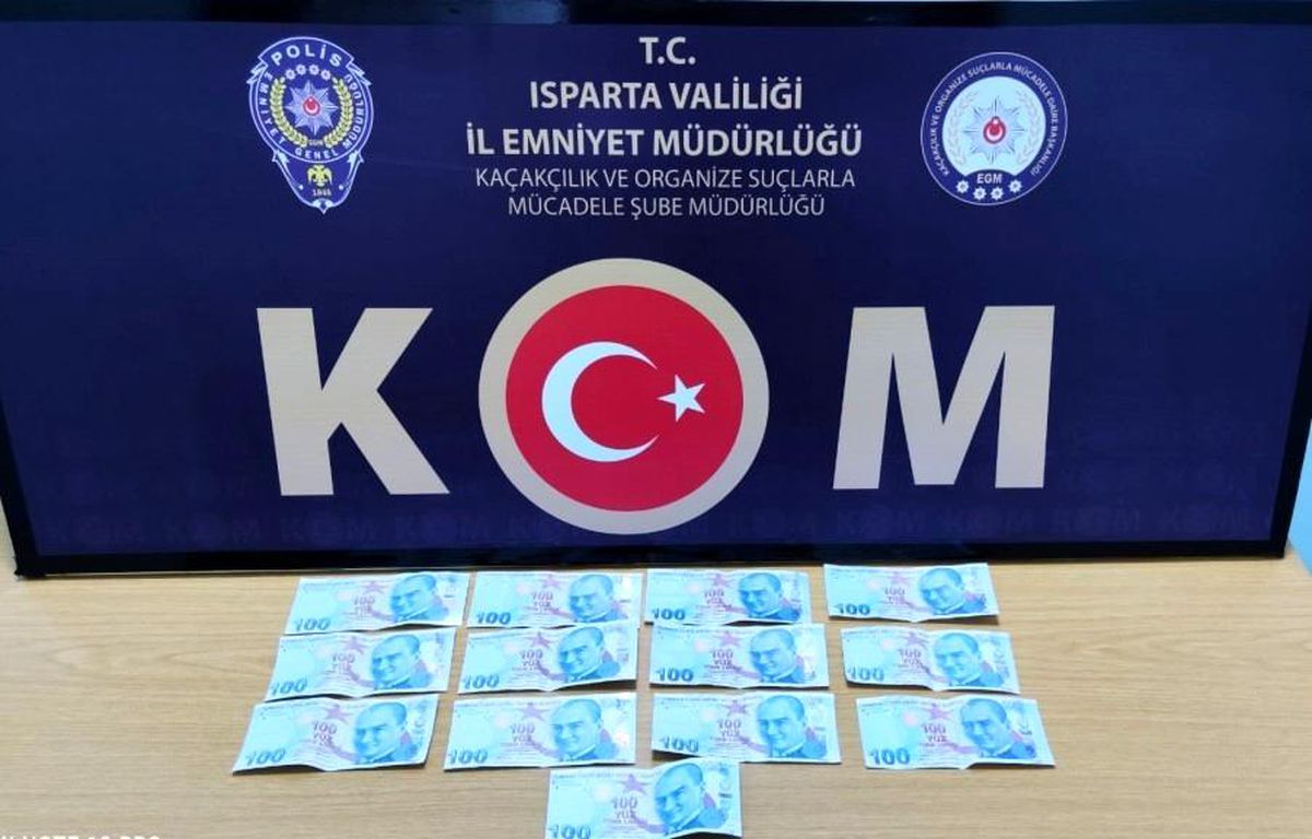 Isparta\'da 13 adet sahte para ele geçirildi