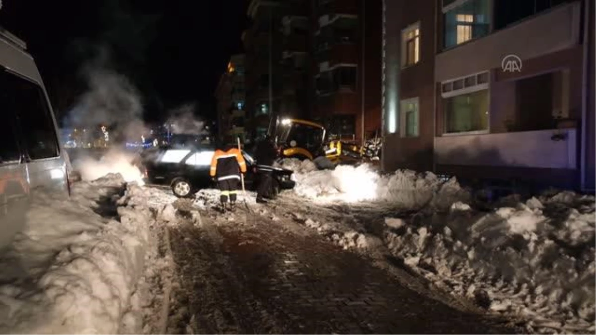 KASTAMONU - Bozkurt Belediyesi ekiplerinin kar mesaisi devam ediyor
