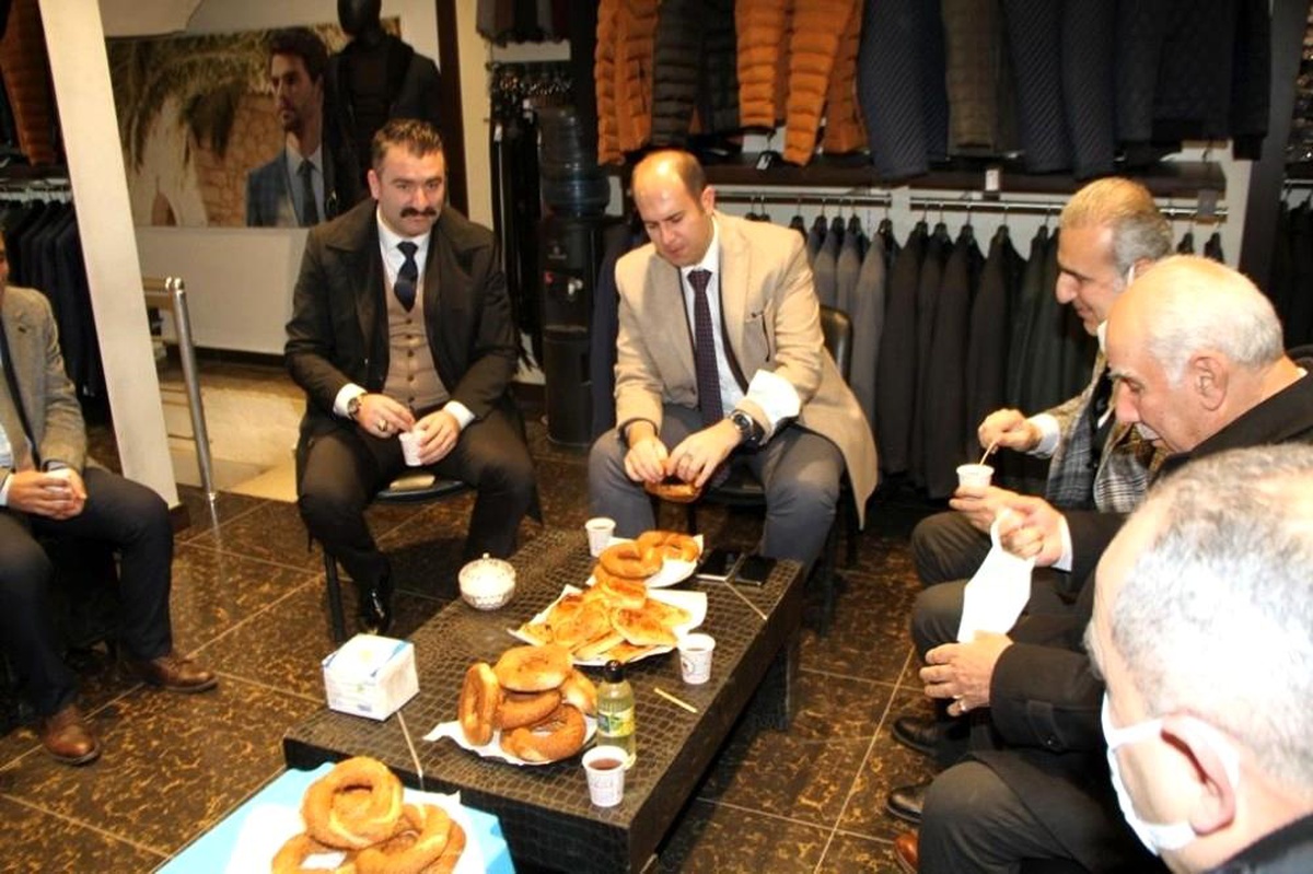 Kaymakam Türkmen\'den \'Çaylar sizden simit bizden\' ziyareti