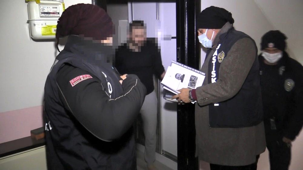 Kocaeli\'de aranan 18 şüpheli yakayı ele verdi