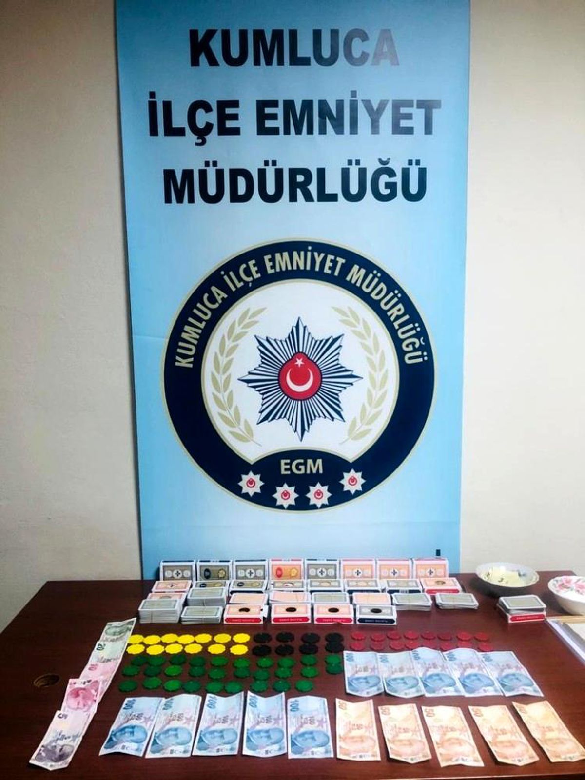 Son dakika haberi | Korona virüsü hiçe sayıp kumar oynayanlara polisten ceza yağdı