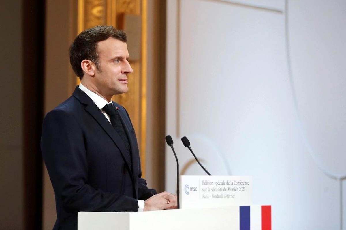 Macron: "Afrika\'da güvenilir olmak için aşı temin etmeliyiz"