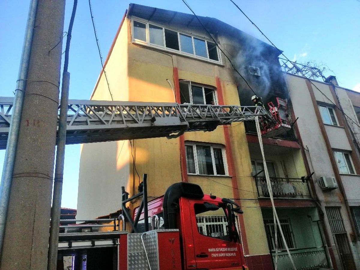 Manisa\'da korkutan yangın