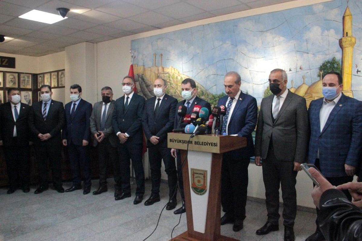 Şanlıurfa\'daki belediye başkanlarından Beyazgül\'e destek