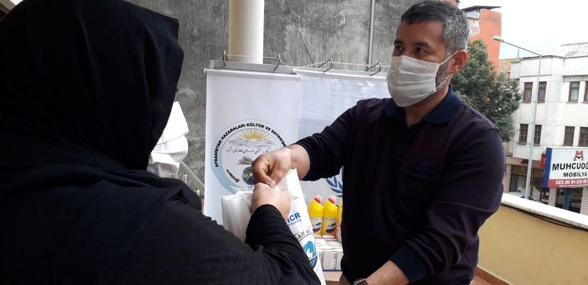 Afganistan Hazaraları Kültür ve Dayanışma Derneği ile UNHCR ihtiyaç sahiplerine malzeme desteği