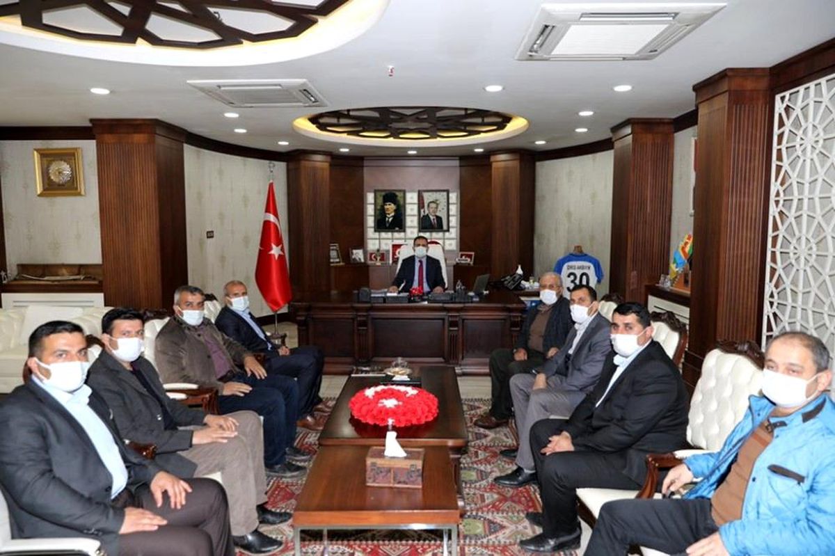 Vali Akbıyık muhataralarla bir araya geldi