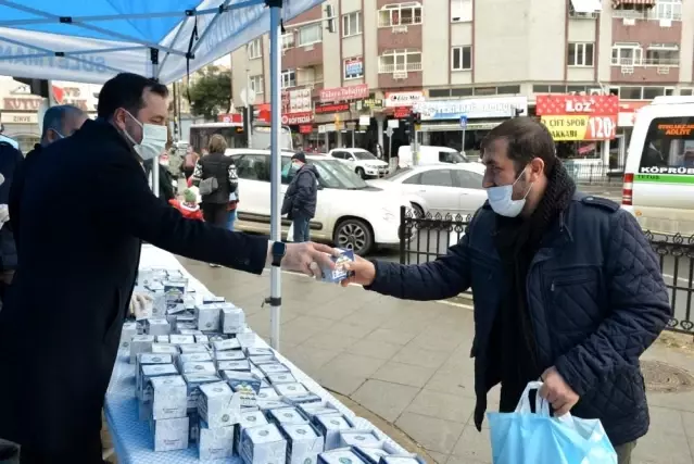 Vatandaşlara kandil simidi ikramı