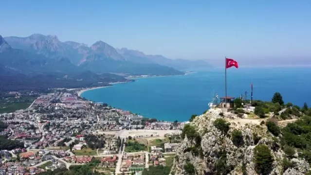 Yeni sezonda Kemer, Antalya'nın gözde turizm merkezi olacak