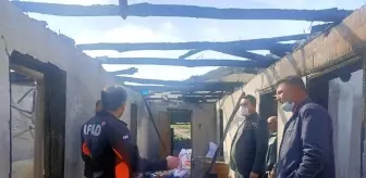 Bucak'da çıkan yangında ev kullanılamaz hale geldi