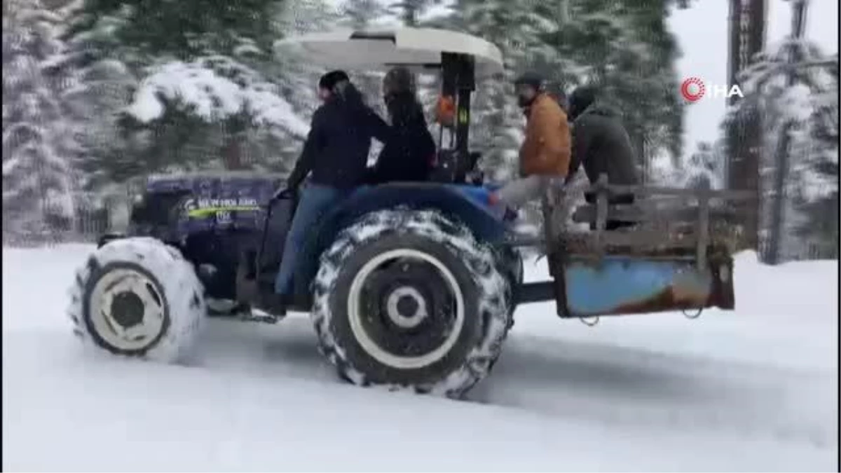 Çevreci gençlerden yaban hayatına yem desteği