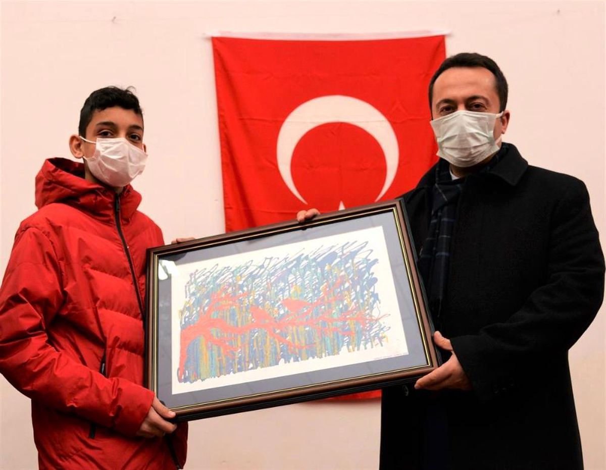 Çocuk evlerinde kalan çocuklara bilgisayar dağıtıldı