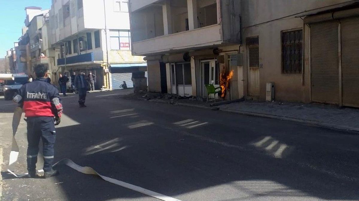 Doğalgaz borusunda çıkan yangın korkuttu