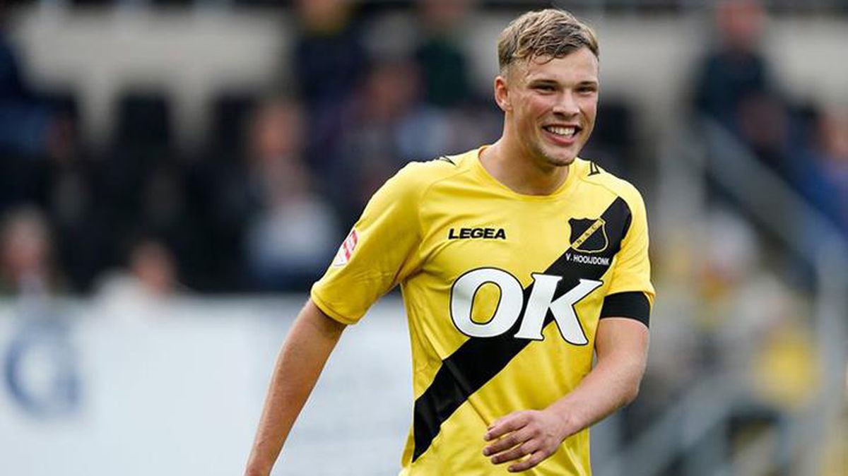 Eski F.Bahçeli van Hooijdonk\'un oğlu Sydney, Beşiktaş\'ın kapısından döndü