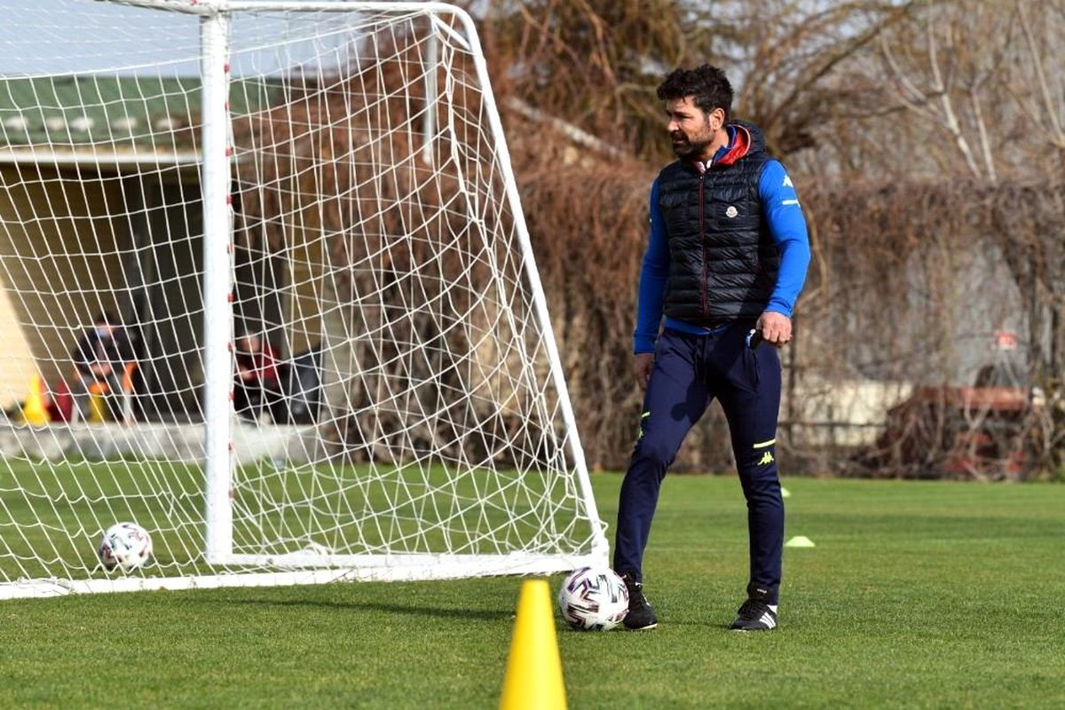 Hakan Kutlu: "Bu 3 puanı bir seriye çevirmek zorundayız"