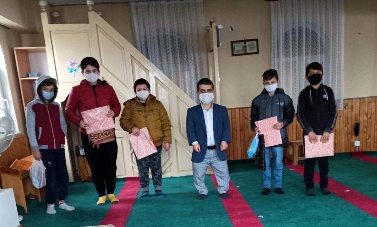 Hem dini bilgiler aldılar hem ödül