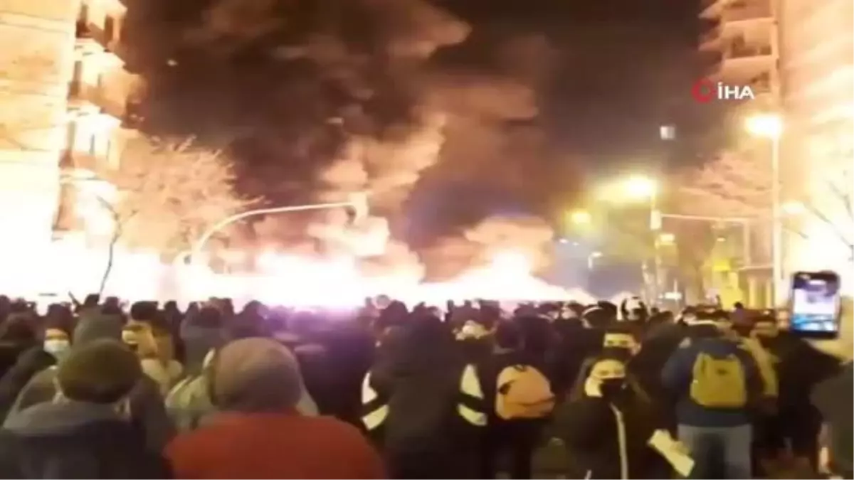 Son dakika haberi: - İspanya\'da rapçi Hasel protestoları 5. gününde- Polisten protestoculara gazlı müdahale