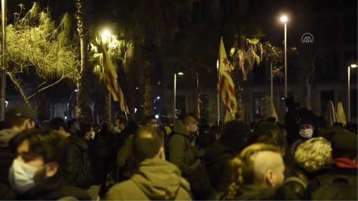 İspanya\'da tutuklanan rap sanatçısı Hasel\'e destek gösterilerinin dördüncü gününde olaylar devam etti