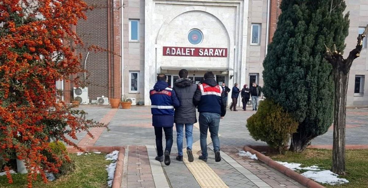 Isparta\'da firari şahıs saklandığı adreste yakalandı