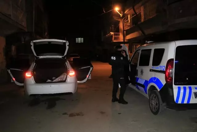 Son dakika haberi: Polisten kaçmaya çalışan ehliyetsiz sürücü kıskıvrak yakalandı