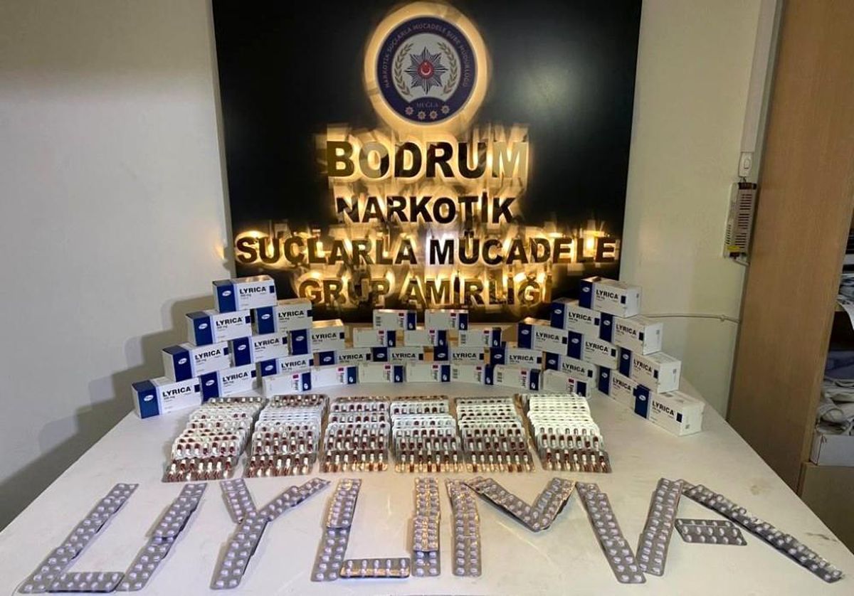 Sahte reçete ile ilaç satarken yakalandılar