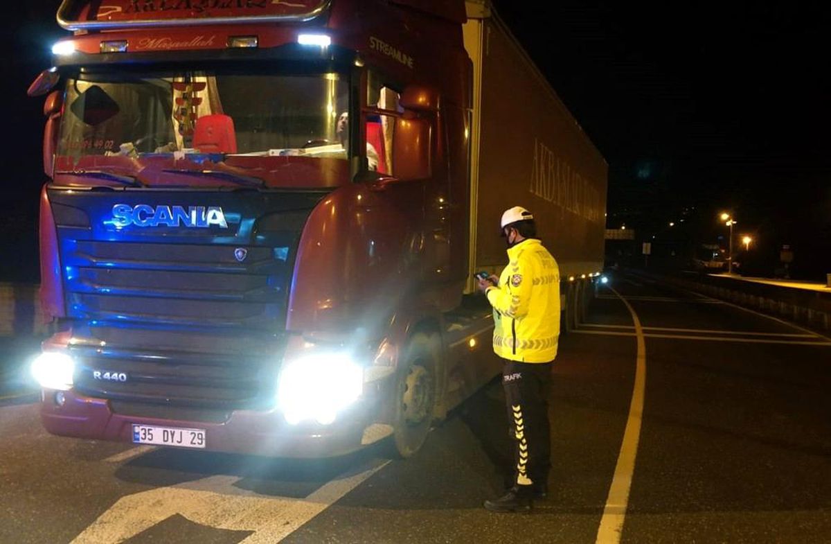 Trafik ekiplerinin denetimleri sürüyor
