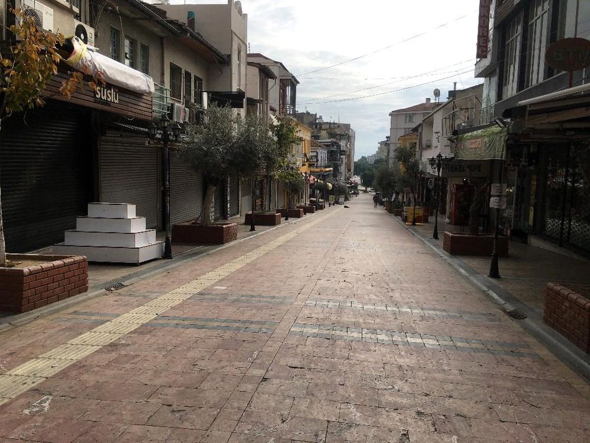 Aydınlılar kısıtlamaya uyuyor