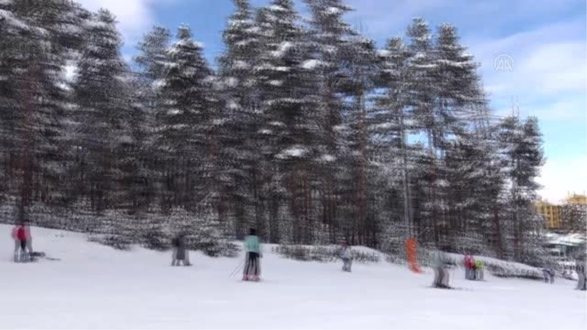 Etkili olan kar Cıbıltepe\'de kayak sezonunu uzattı