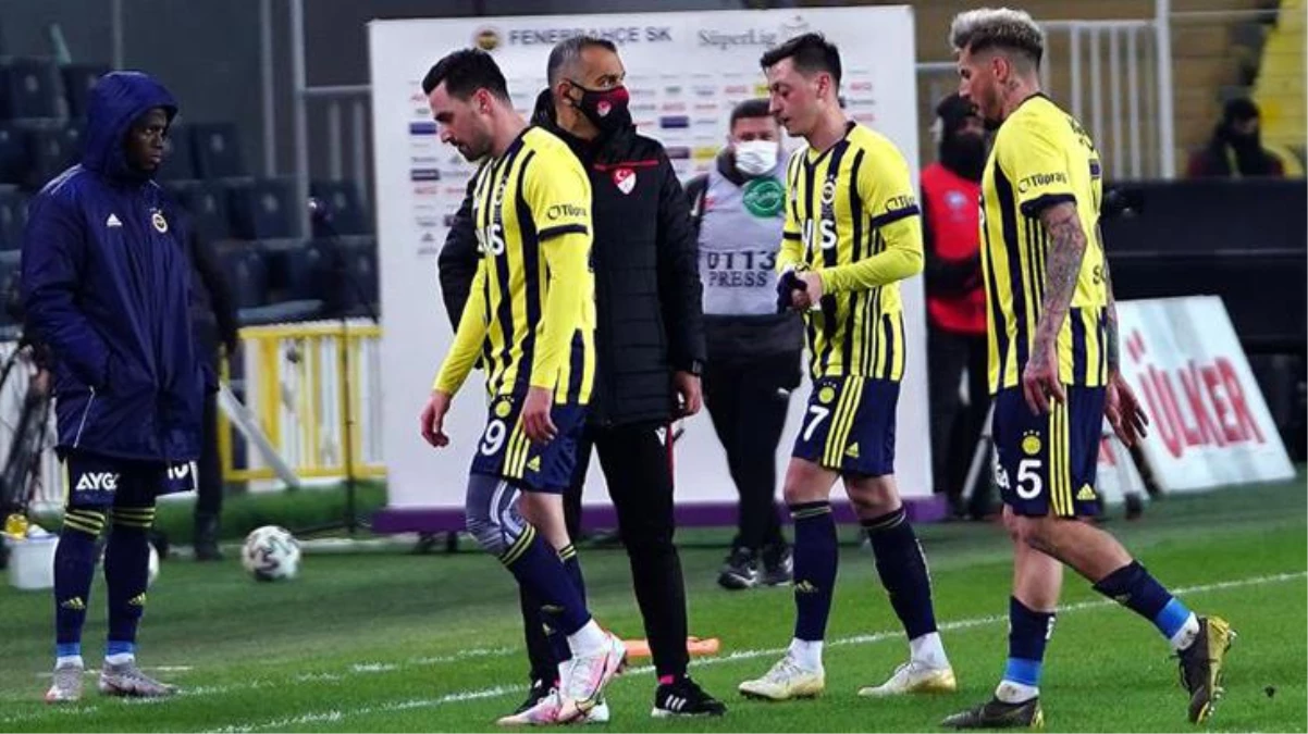 Fenerbahçe\'de Thiam ve Caner oyundan çıkarılmalarına tepki gösterdi