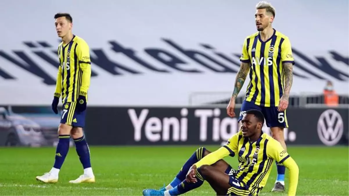 Fenerbahçe, Ülker Stadı\'nda konuk ettiği Göztepe\'ye mağlup oldu ve zirve yolunda ağır yara aldı