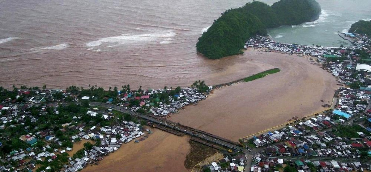 Filipinler\'de 51 binden fazla kişi Dujuan Fırtınası nedeni ile tahliye edildi