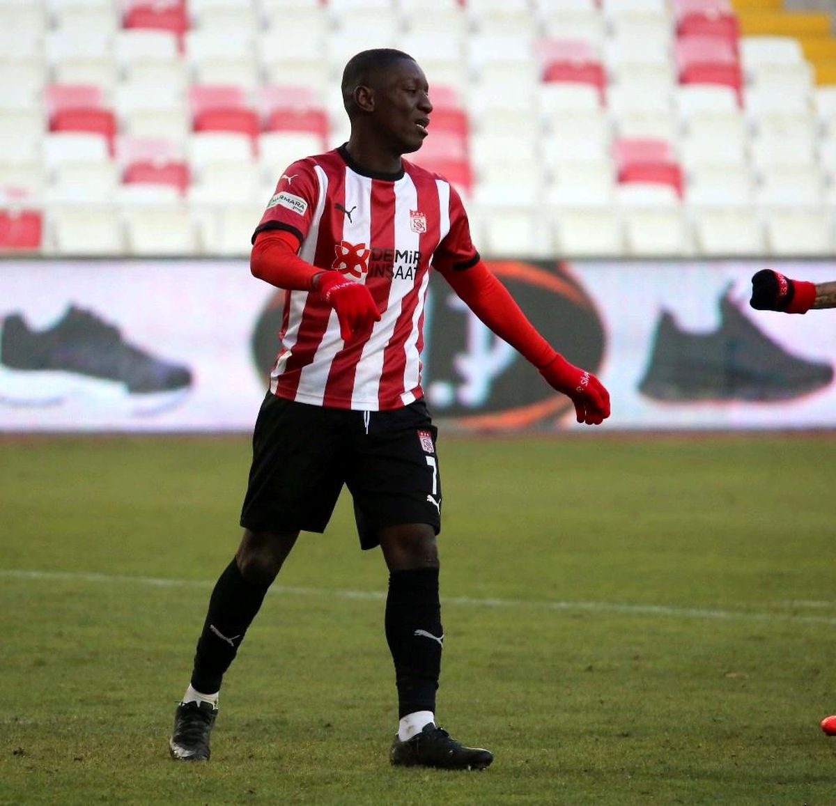 Max Gradel ligdeki 8. golünü attı