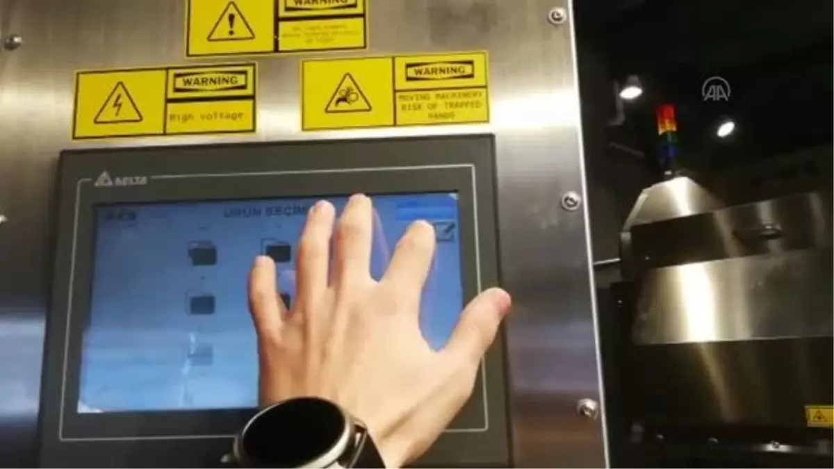 Sebze ve meyveleri ultraviyole ışınla kurutan makine ihracatçıların yüzünü güldürecek