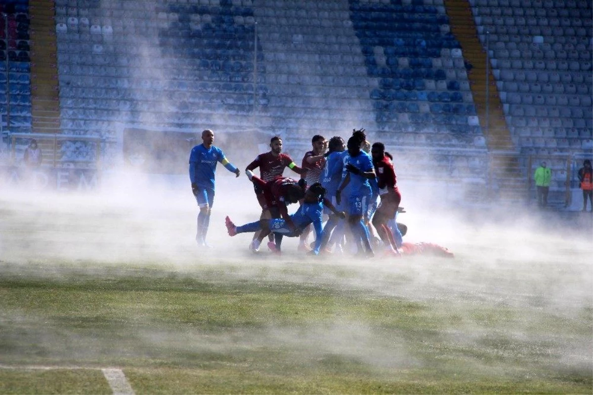 Süper Lig: BB Erzurumspor: 0 Atakaş Hatayspor: 2 (İlk yarı)