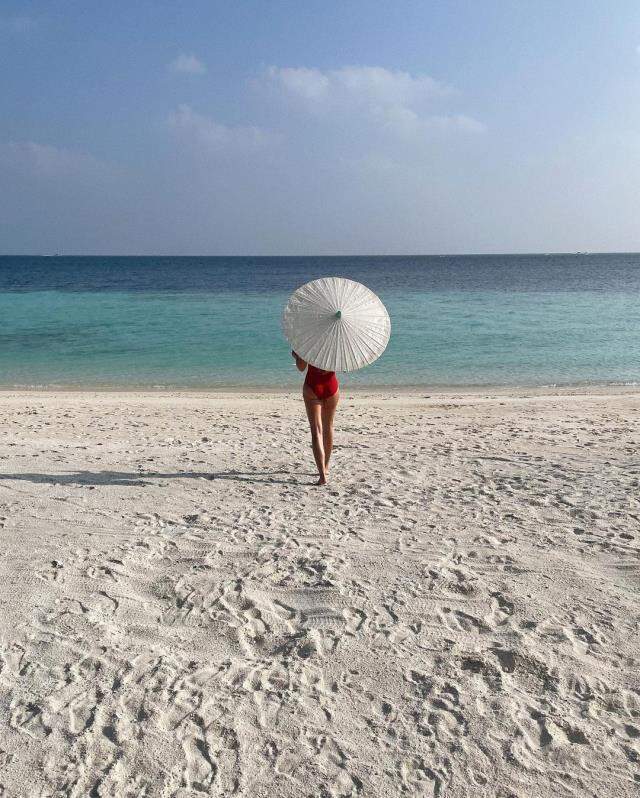 Tatil paylaşımlarını beğenmeyen Demet Akalın'a Serenay Sarıkaya'dan yanıt