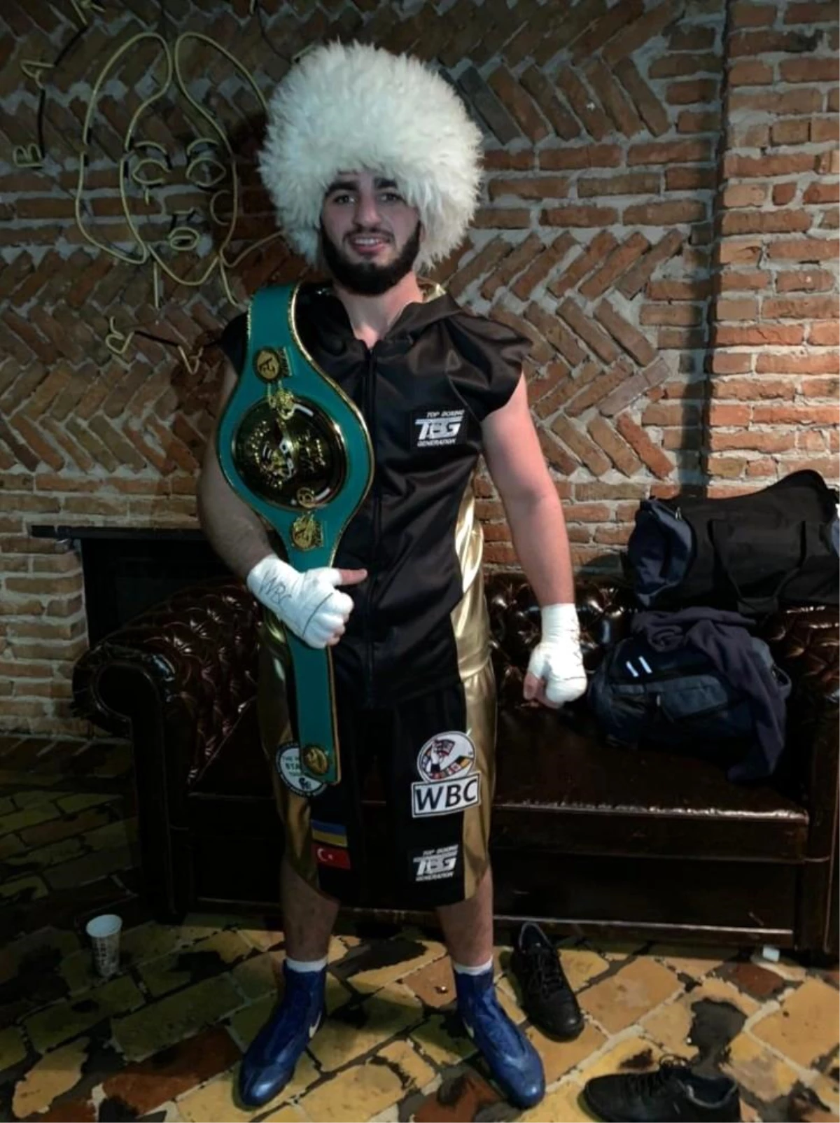 Ahıska Türk\'ü Usmanov WBC Asia Şampiyonu oldu
