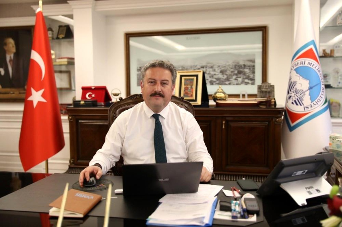Başkan Dr. Palancıoğlu, Kayserili sporcu Ersin Tekal\'ı tebrik etti