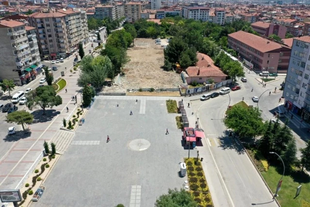 Başkan Şerifoğulları, ?Modern bir şehir inşa hedefiyle çalışmalarımızı  kararlılıkla sürdürüyoruz? - Son Dakika