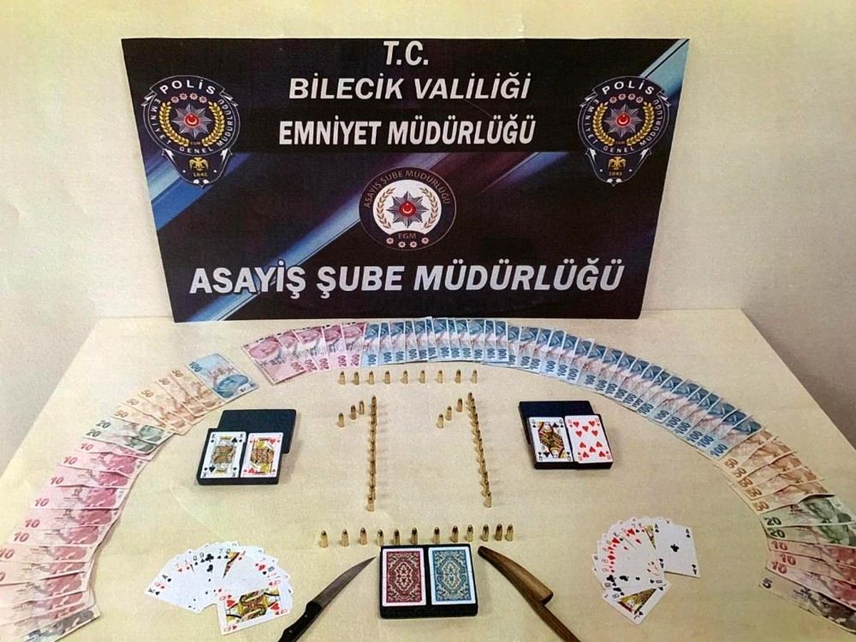 Bilecik\'te bir evde kumar oynayan 9 kişiye 12 bin lira ceza