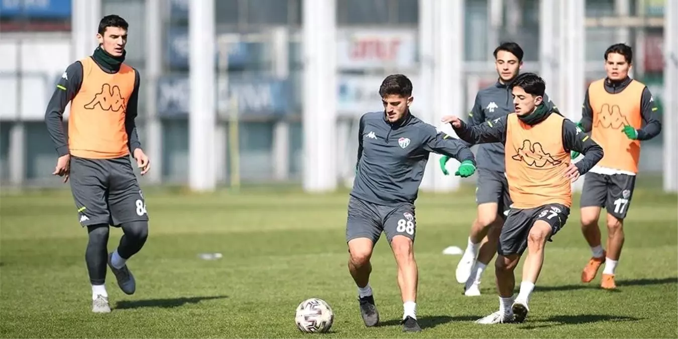 Bursaspor\'dan iki isim U19 Milli Takımı\'na davet edildi