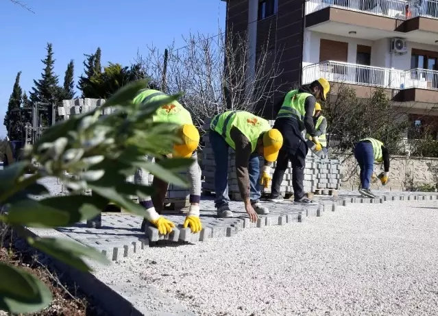 Döşemealtı Belediyesinden Yeşilbayır'a parke ve yol çalışması