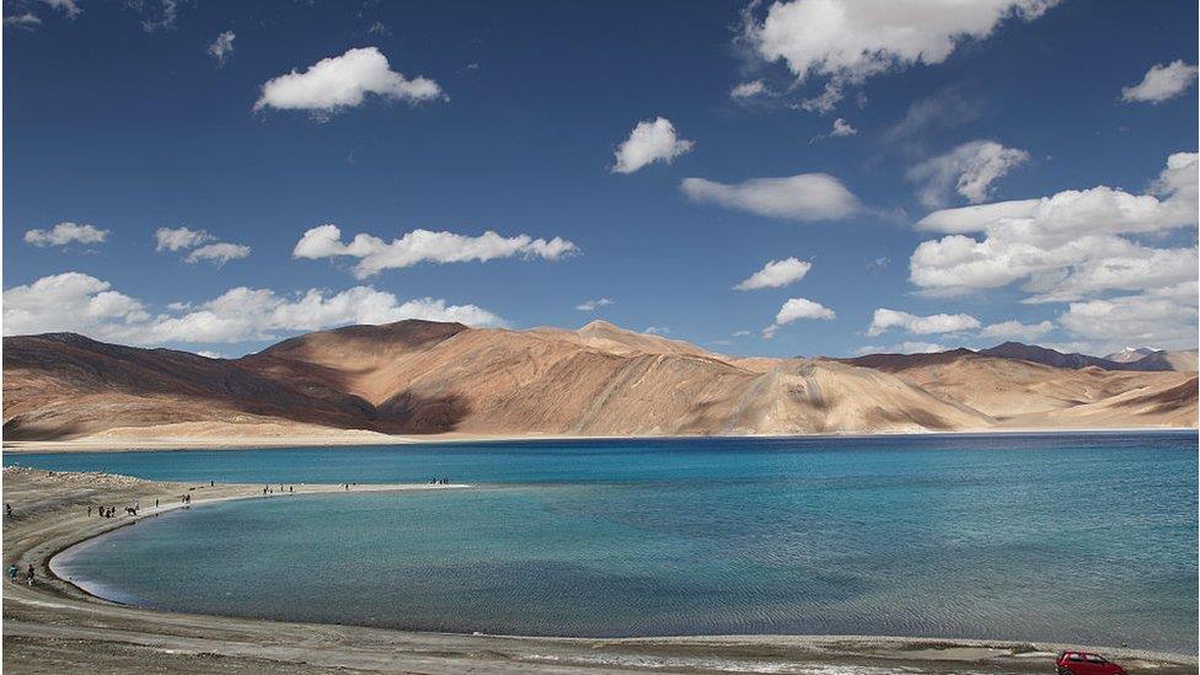 Hindistan ve Çin orduları anlaşmazlık yaşadıkları Pangong Gölü\'nden geri çekildi