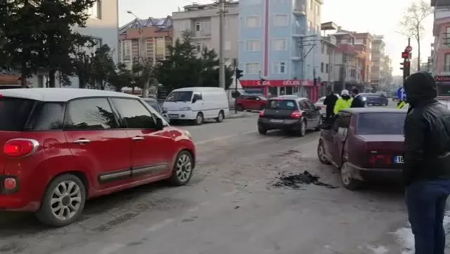 İnegöl'de zincirleme trafik kazasında 1 kişi yaralandı