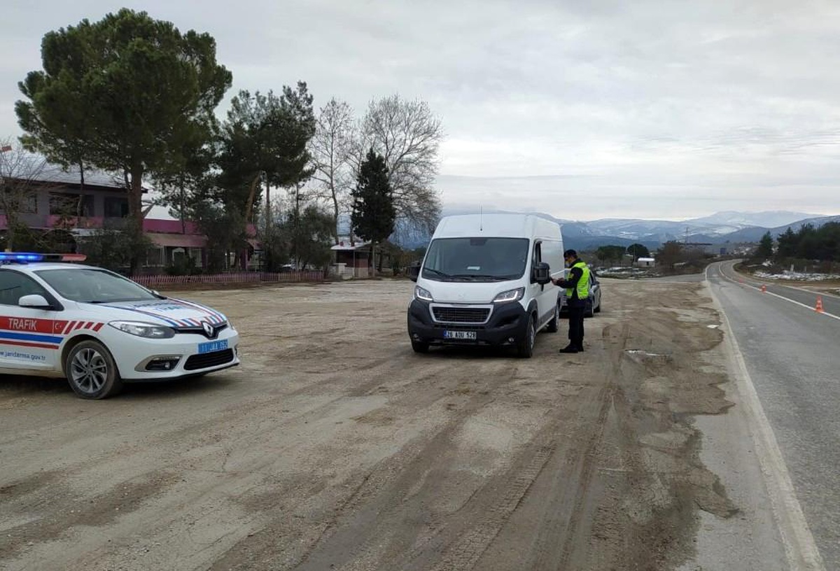 ışıklı ve sesli uyarı işaretlerini usulsüz kullan sürücülere ceza yağdı