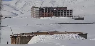 Kar nedeniyle 16 köy yolu ulaşıma kapandı