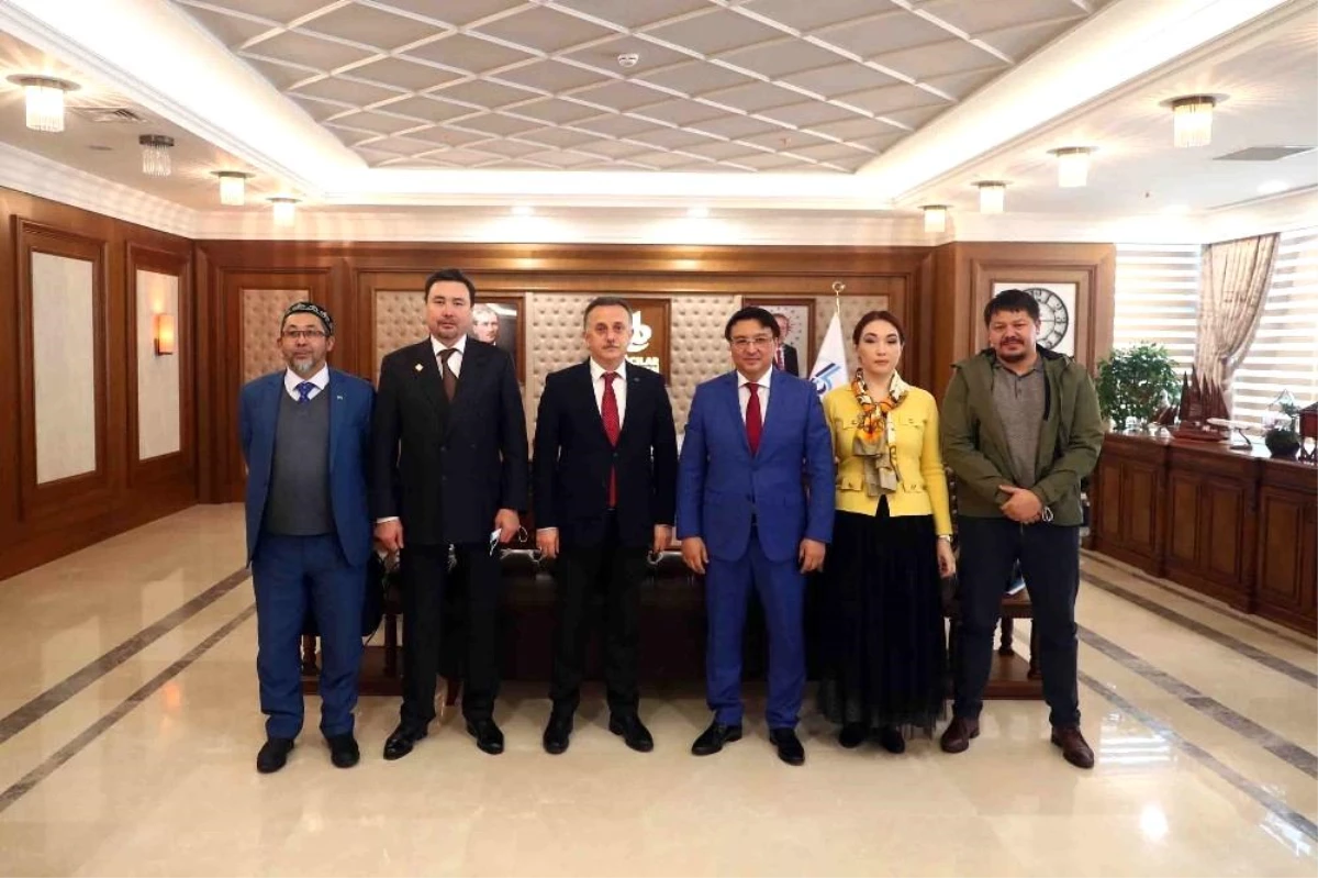 Kazakistanlı siyasetçi ve iş adamları Bağcılar Belediyesi\'ni ziyaret etti