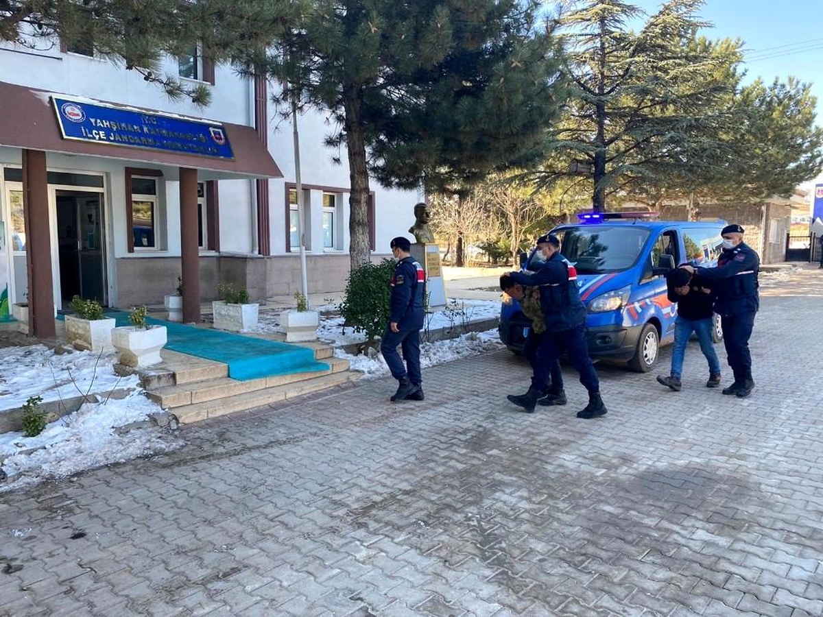 Son Dakika | Kırıkkale\'de hırsızlık yaparken suçüstü yakalan 2 şüpheli tutuklandı