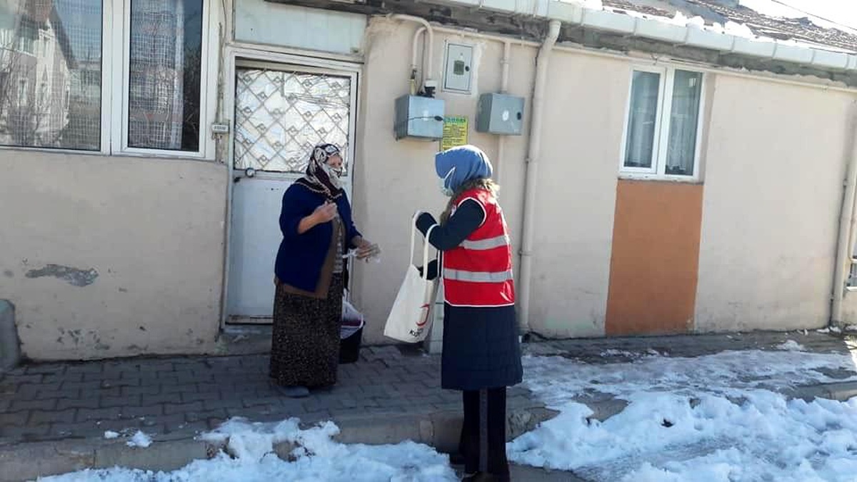 Kızılay Suluova Şubesi: "Sepetini sal, simidini al"