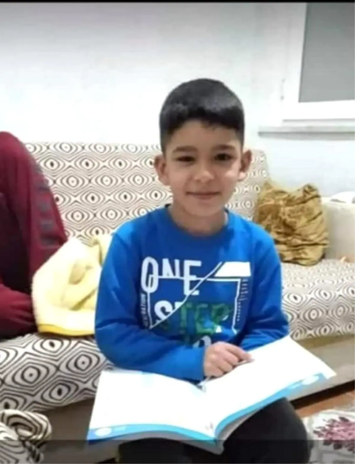 Köpeği kurtarmak isterken arabanın altında kalan minik Kerim\'in yaşam mücadelesi sürüyor